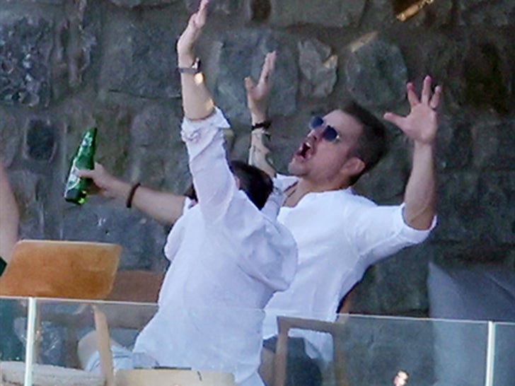 0629-Matt-Damon-Hemsworth-Bros-SUB-2