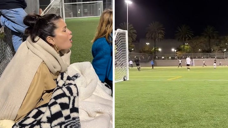 060923-selena-gomez-kal2