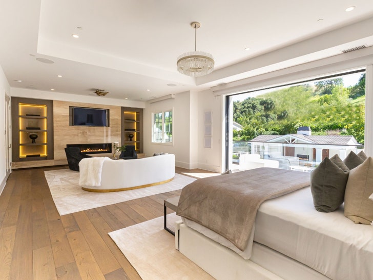 madonna the beverly hills estates 3