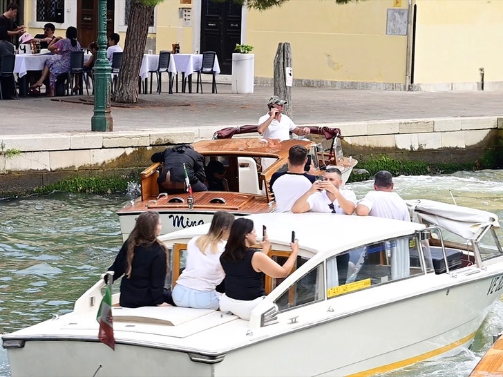 kanye west backgrid 3