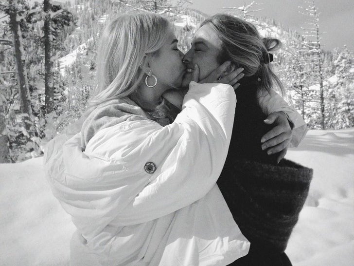 1214-Stars-Kissing-Sub2