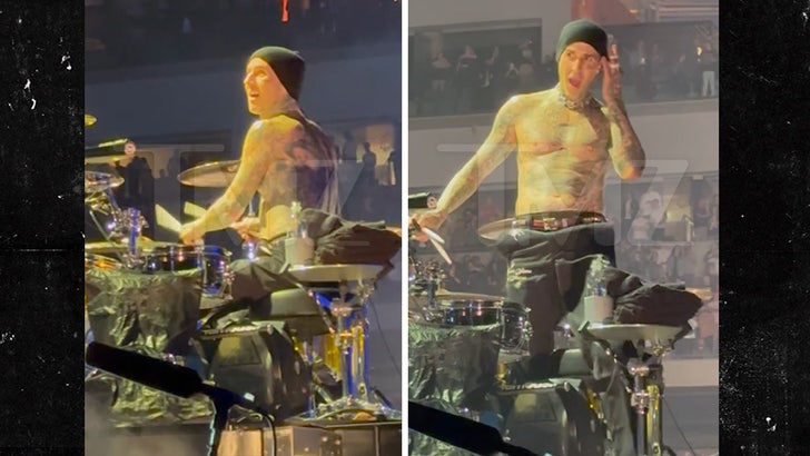 1ae62a0ffadb466998be798230c45a3a_md 061723_travis_kourtney_announcement_kal