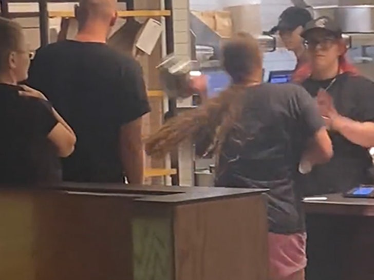 090723-chipotle-worker-throw-primary