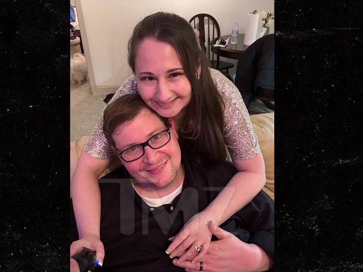 1c1090464aaf4fa5a321080f8ba70427_md 0101 gypsy rose new years tmz wm