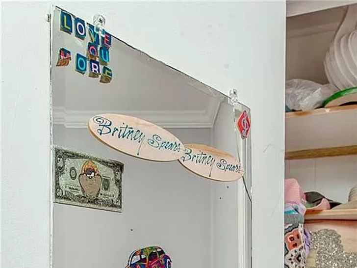 1e97fc785fed474f8408b4637730d541_md Britney Spears Childhood Home In Louisiana For Sale photos 0