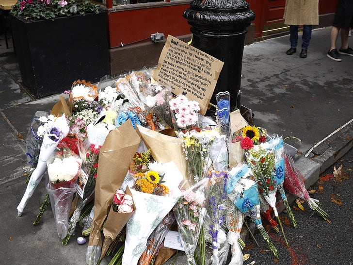 1030-metthew-perry-memorial-friends-apartment-nyc-photos-primary-4