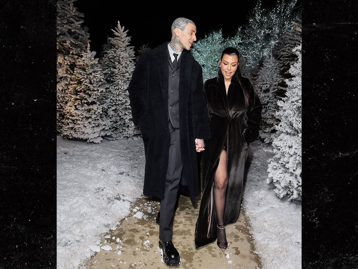 26cf903c6bcd4c04b3f72ea4aa5b45e3_md travis barker and kourtney snow