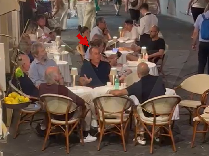 26d0071fd3b548dd8f5b371bb38dec20_md seinfeld talking