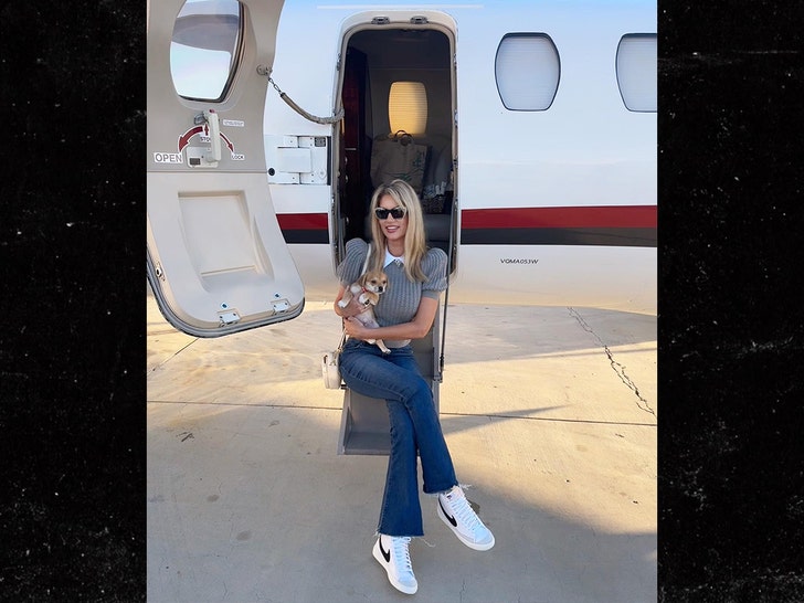 Susan Holmes McKagan dog insta 2