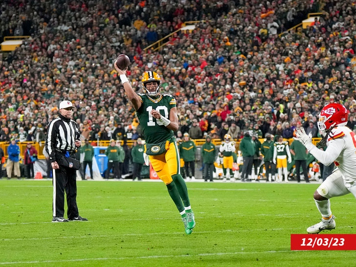 275c8405a3854a09883d36d8489068b9_md jordan love getty 2