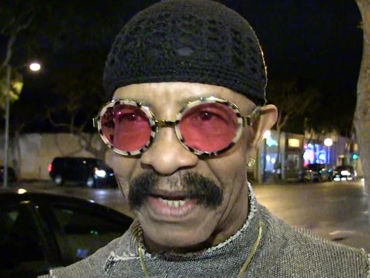 2796a9e2013d458e8939c12095991bc5_md Dennis Graham