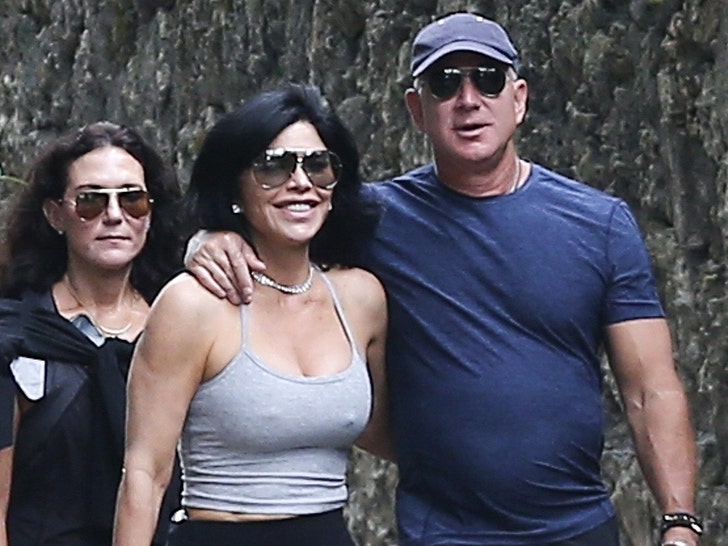 Jeff Bezos and Lauren Sanchez Take a Stroll