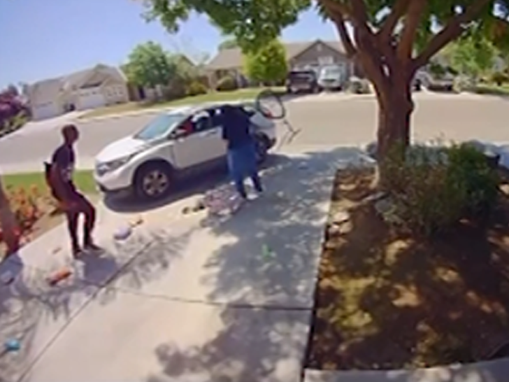 2a4d42c7d0b84f79a00227e394d3a61c_md-1 dollar store bike