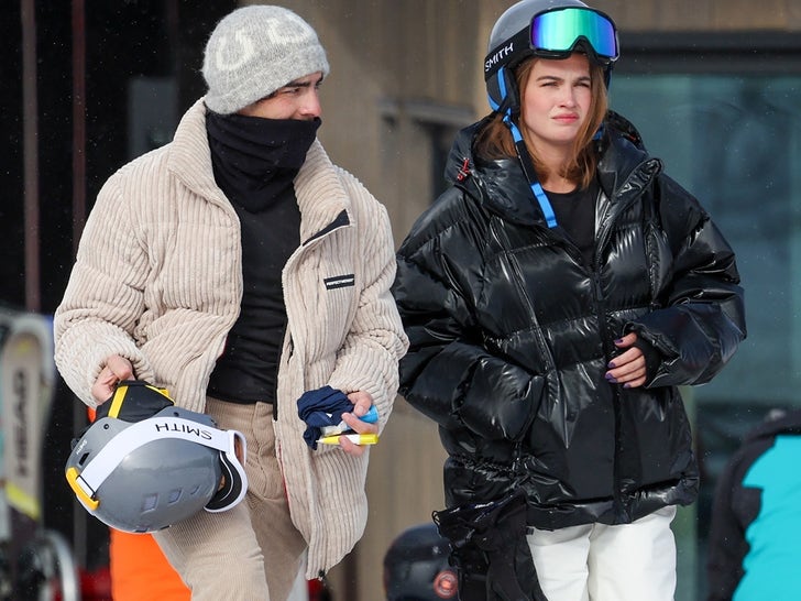 0105-Joe-Jonas-Stormi-Bree-Skiing-SUB-1