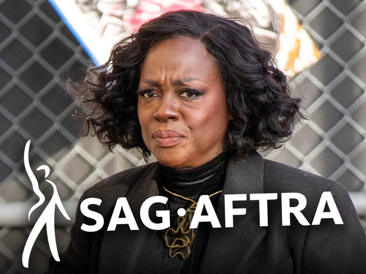 2b0815ac13c746fb80af35940d9deddb_md Viola Davis