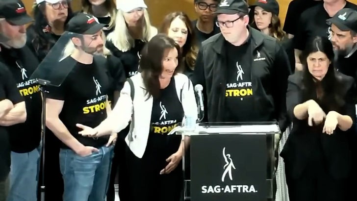 071323-sag-aftra-strike-kim-kal