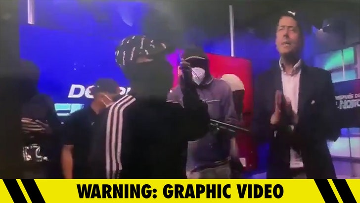 011024_ecuador_tv_station_kal