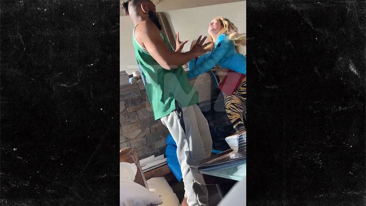 011124-courtney-clenny-kal-v2