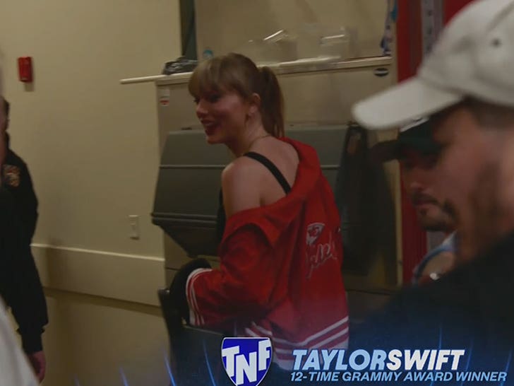 101223-taylor-swift-2