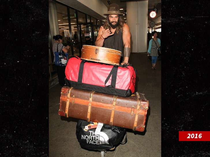 351b272f78d84102a806be820dee6c0b_md Jason Momoa