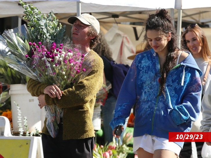 Jeremy Allen White rosalia