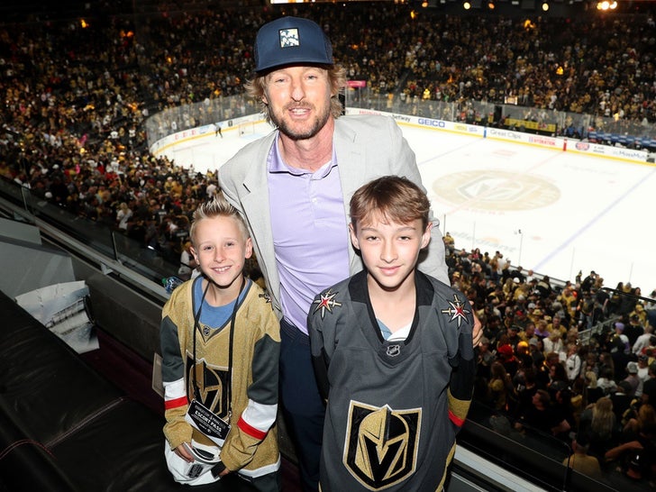 35f9633c698540f2943e0ad4aa84a194_md Celebs At NHL Stanley Cup Final Game Five