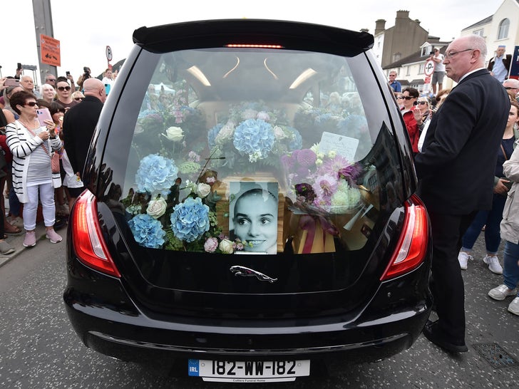 0808-Sinead-O'Connor-Funeral-Procession-Photos-primary-3
