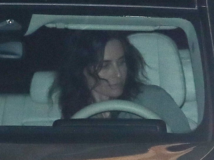 1101-Courtney-Cox-Seen-For-First-Time-Since-Matthew-Perry-Death-primary-3