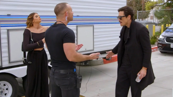 38dcbc0587e943e68d98eaae86af506f_md tom producer yell