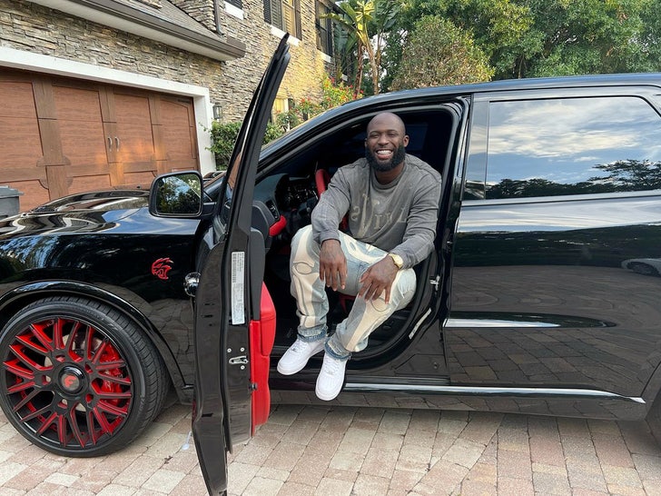 3916246a471d40f19a685169f0fa07ef_md 0627 Leonard Fournette caar instagram