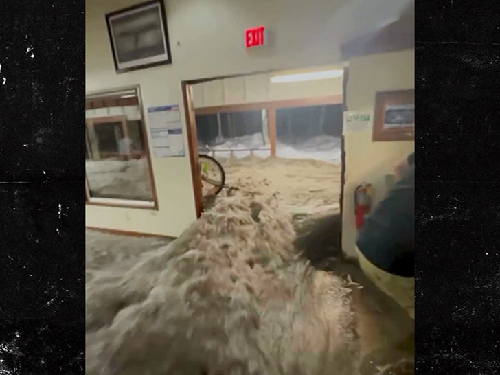 3a8edef69bf74dba84072803a53deb70_md 012224-tsunami-flooding-primary-v2