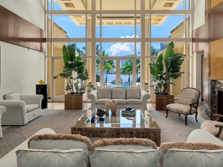 0814-Rick-Ross-Star-Island-Mansion-Sub-1