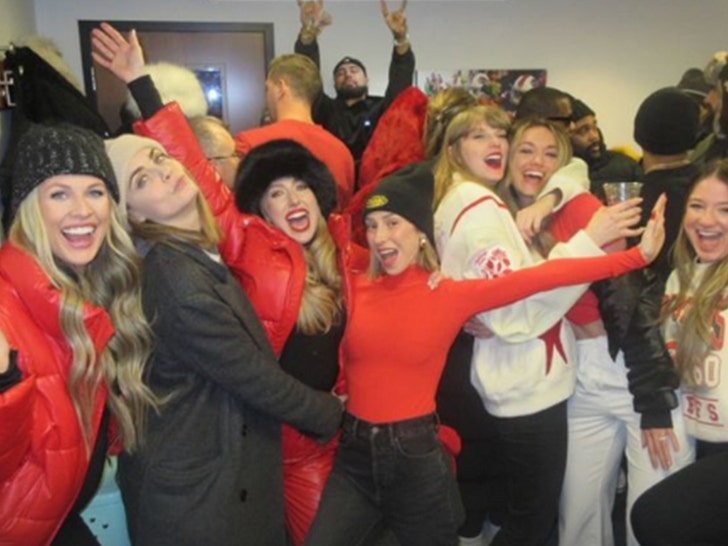 britney mahomes and taylor swift