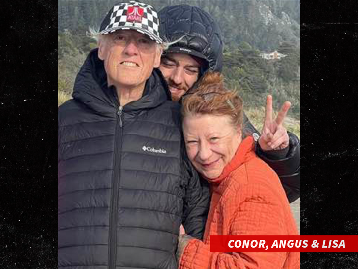 080123 Lisa, Conor & Angus Using - facbook-lisa cloud