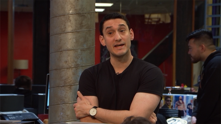 041823_tv_clips_jamie_foxx_body_double.01_00_03_15.Still001