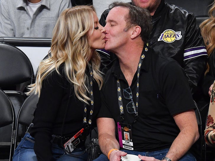 1102-Stars-At-The-Lakers-vs-Clippers-Game-primary-2