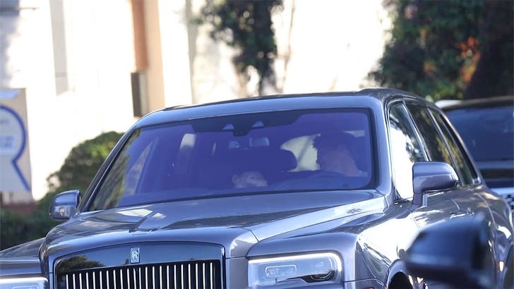 072323-tom-brady-irina-shayk-kal