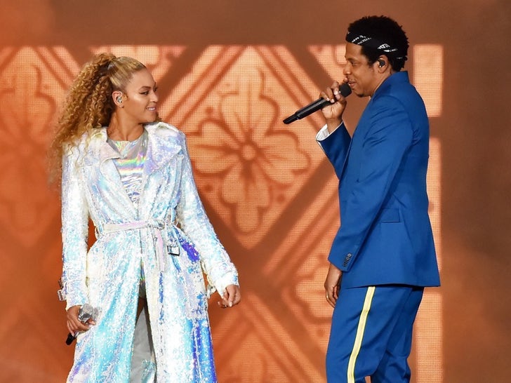 Beyonce and Jay-Z -- On the Run II Performance Photos