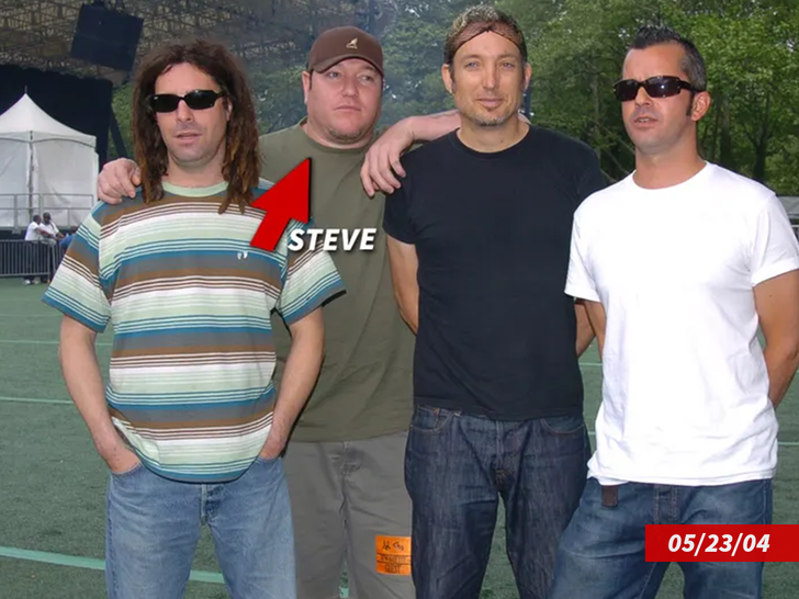 Steve Harwell with Smash Mouth