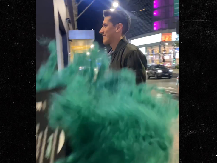 46782a4735154b38959000a26c19bdba_md nyc wig shout