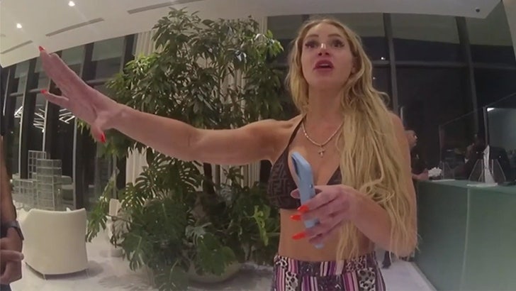 101922_courtney_clenney_kal