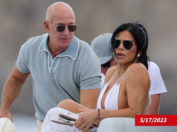 0523-jeff-bezos-lauren-sanchez-engagement-timeline-photos-primary-4