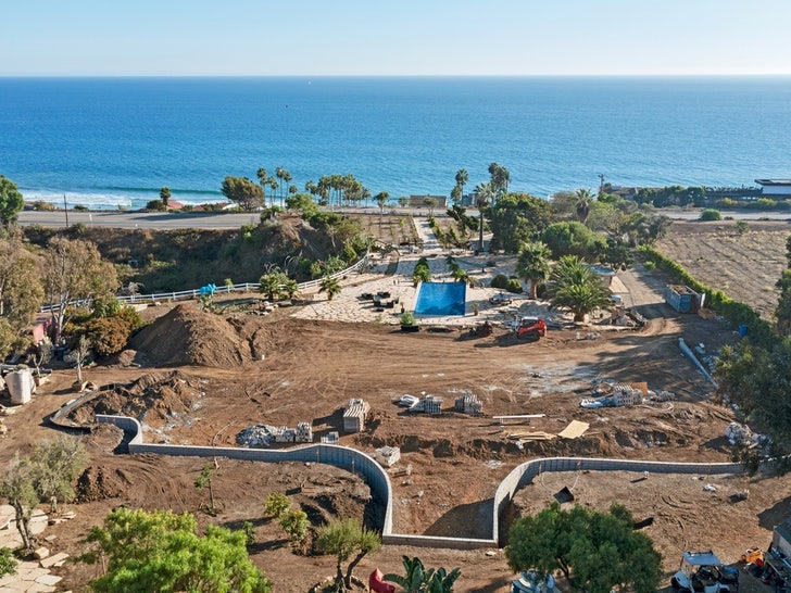 Prince Harry and Meghan Markle Go House Hunting In Malibu