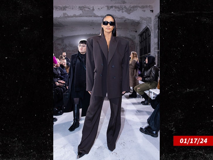 011824 cassie paris fashion show 2_getty