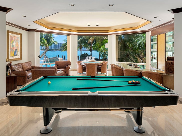 0814-Rick-Ross-Star-Island-Mansion-Sub-4