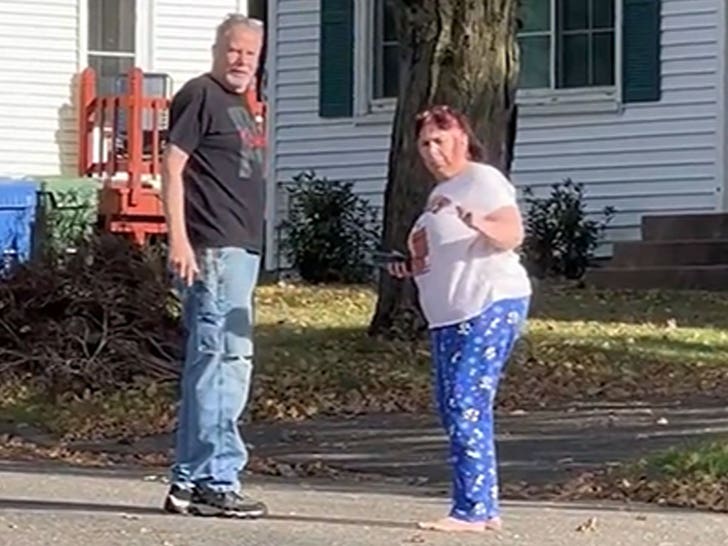 101423-xenophobic-couple-3