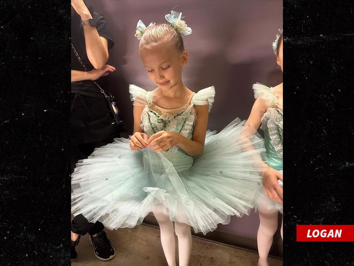 4ccd20bcb0e14a9ca460dff91929dd37_md Jay Mewes -- Performs At Daughters Nutcracker