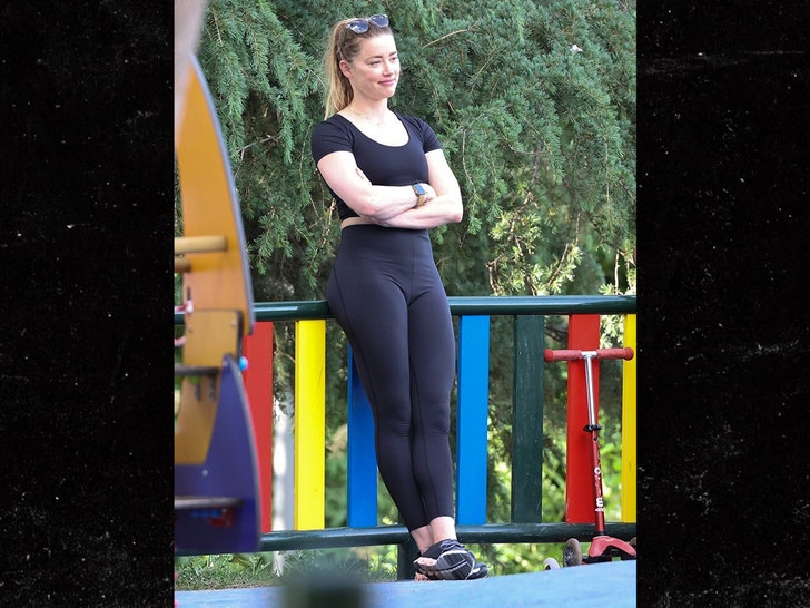 4cf6a6831d1a406ea7866385e7077fd2_md amber heard backgrid 3