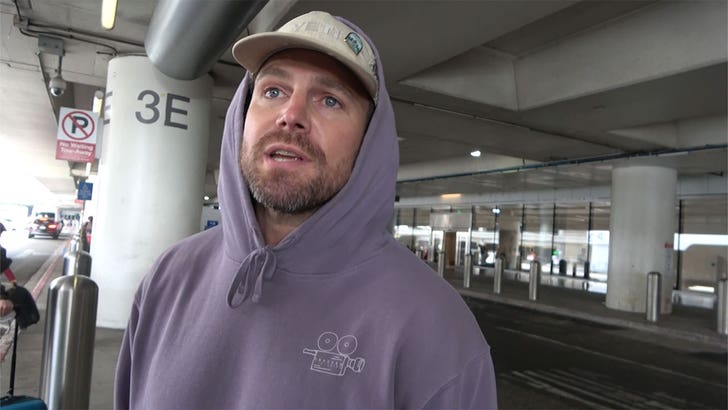 081323-stephen-amell-kal