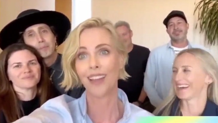 051123_charlize_theron_kal